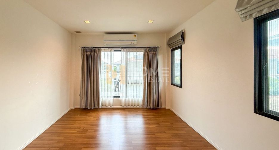 For sale 4 bedrooms house in Lat Krabang, Bangkok