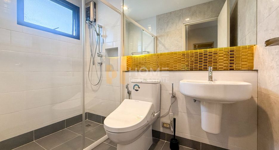 For sale 4 bedrooms house in Lat Krabang, Bangkok