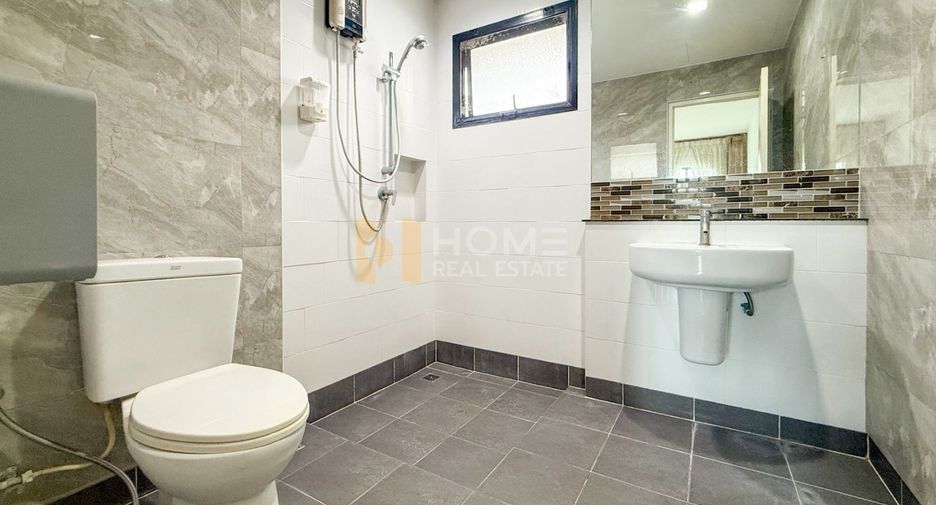 For sale 4 bedrooms house in Lat Krabang, Bangkok