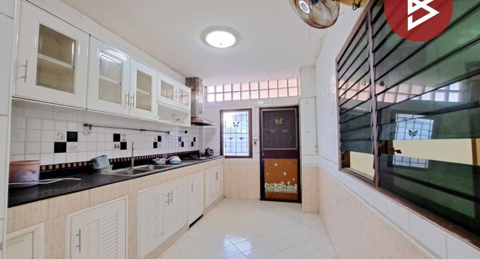 Продажа 4 спальни дом в Лат Крабанг, Бангкок