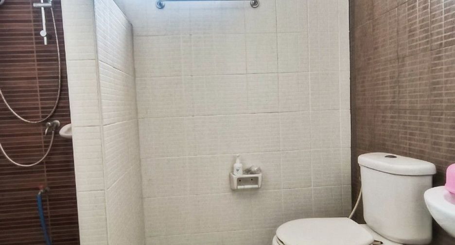 For sale 2 ベッドルーム townhouse in Mueang Chon Buri, Chonburi