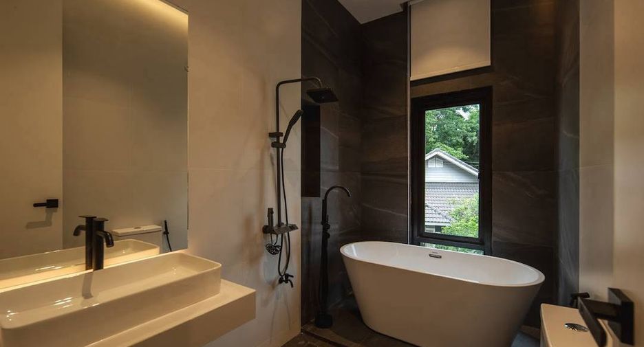 À louer et à vendre 6 chambres villa à Hang Dong, Chiang Mai