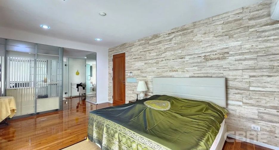 For sale 2 bedrooms condo in Khlong Toei, Bangkok