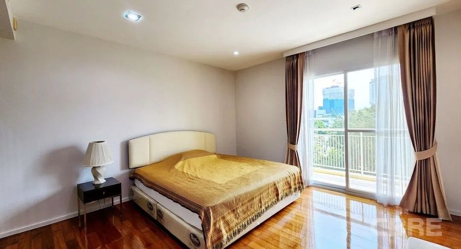 For sale 2 bedrooms condo in Khlong Toei, Bangkok