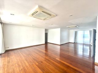 For sale 3 bedrooms condo in Khlong Toei, Bangkok