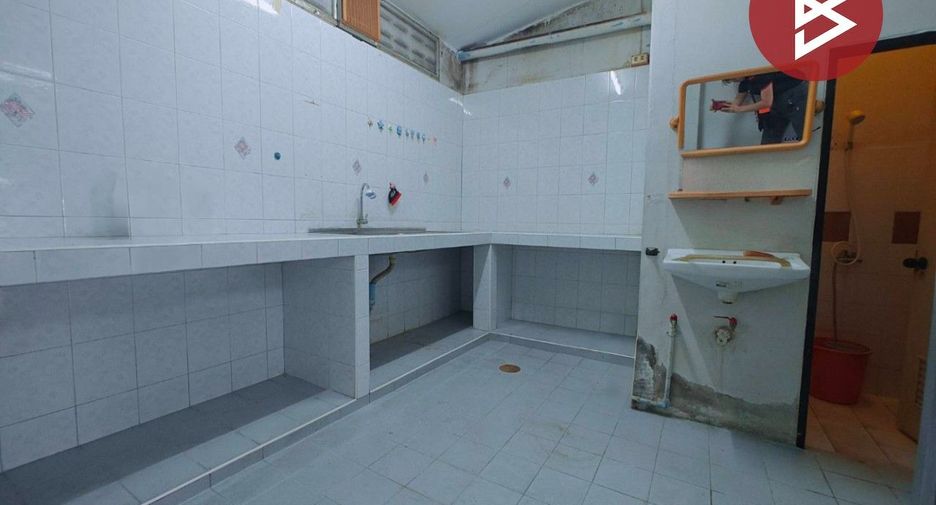 Reihenhaus zum Kauf mit 3 Zimmer in Thung Khru, Bangkok