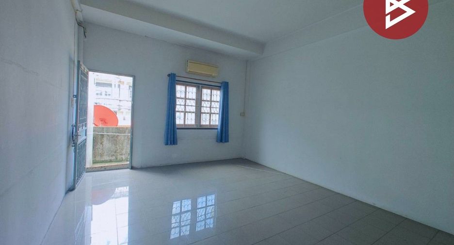 Reihenhaus zum Kauf mit 3 Zimmer in Thung Khru, Bangkok