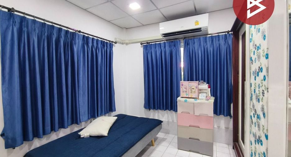 For sale 2 bedrooms townhouse in Mueang Samut Prakan, Samut Prakan