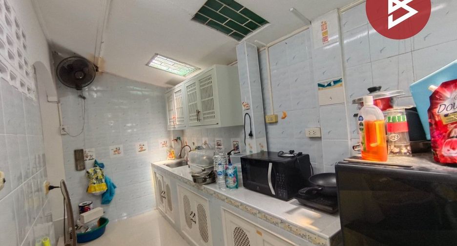 For sale 2 bedrooms townhouse in Mueang Samut Prakan, Samut Prakan