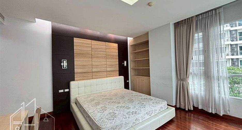 For rent 3 bedrooms condo in Khlong Toei, Bangkok