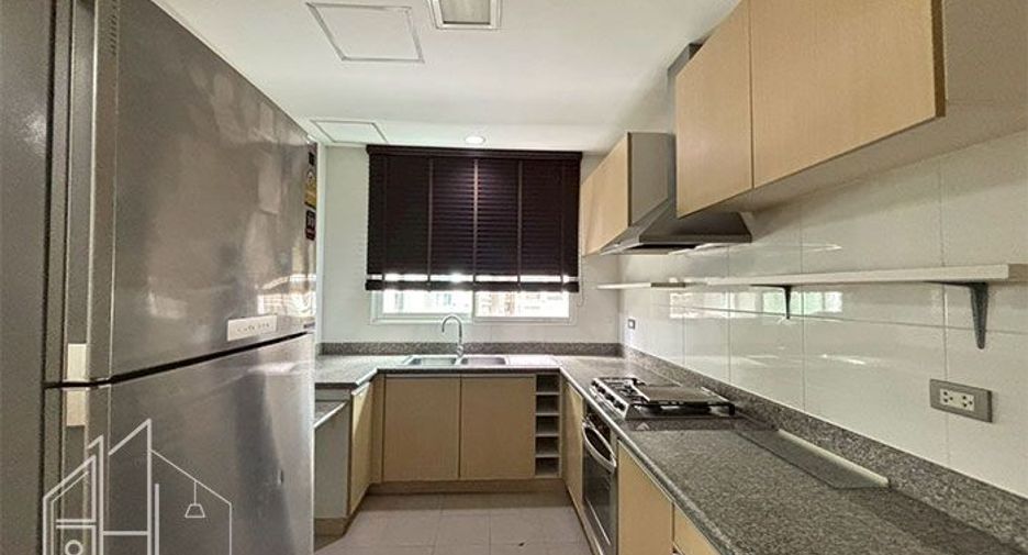 For rent 3 bedrooms condo in Khlong Toei, Bangkok