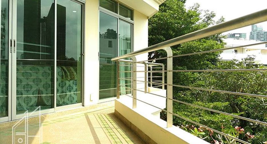 Condo en alquiler de 3 habitaciones en Khlong Toei, Bangkok