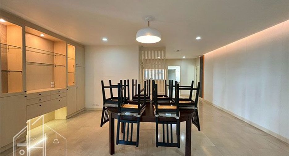 Condo en alquiler de 3 habitaciones en Khlong Toei, Bangkok