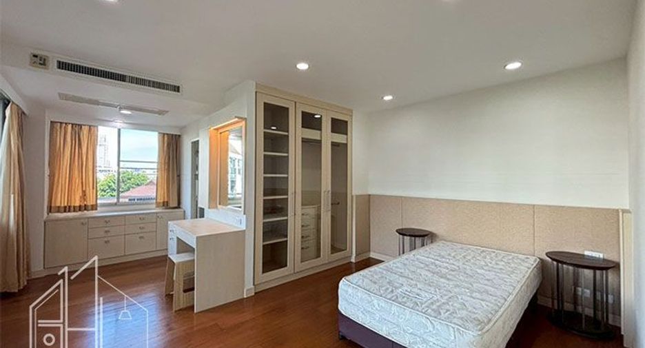 Condo en alquiler de 3 habitaciones en Khlong Toei, Bangkok