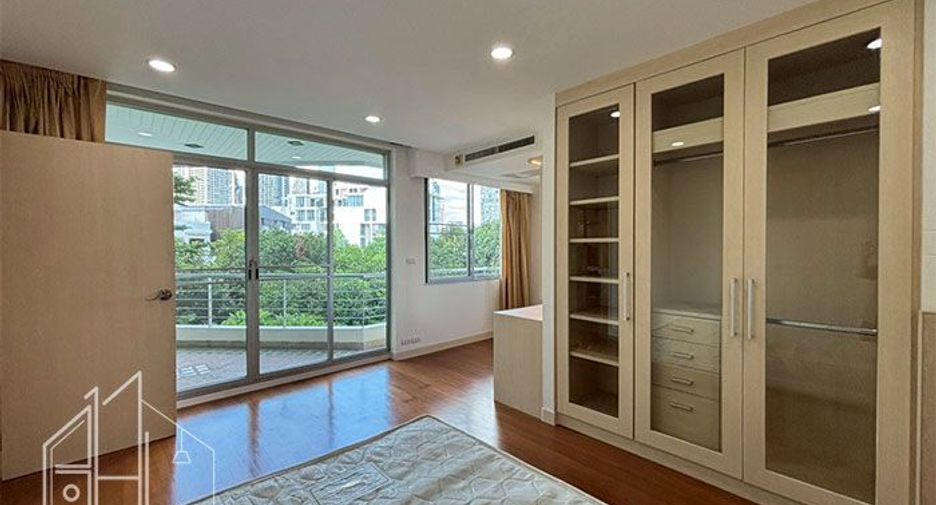 Condo en alquiler de 3 habitaciones en Khlong Toei, Bangkok