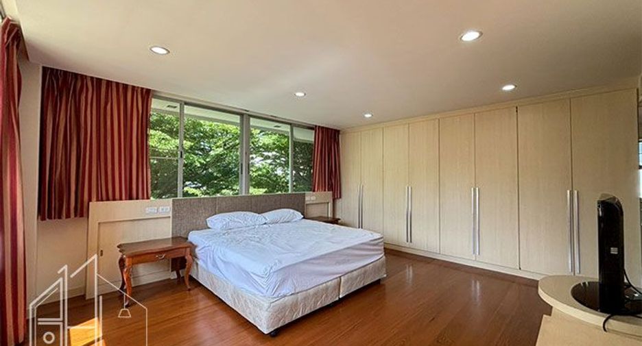 Condo en alquiler de 3 habitaciones en Khlong Toei, Bangkok