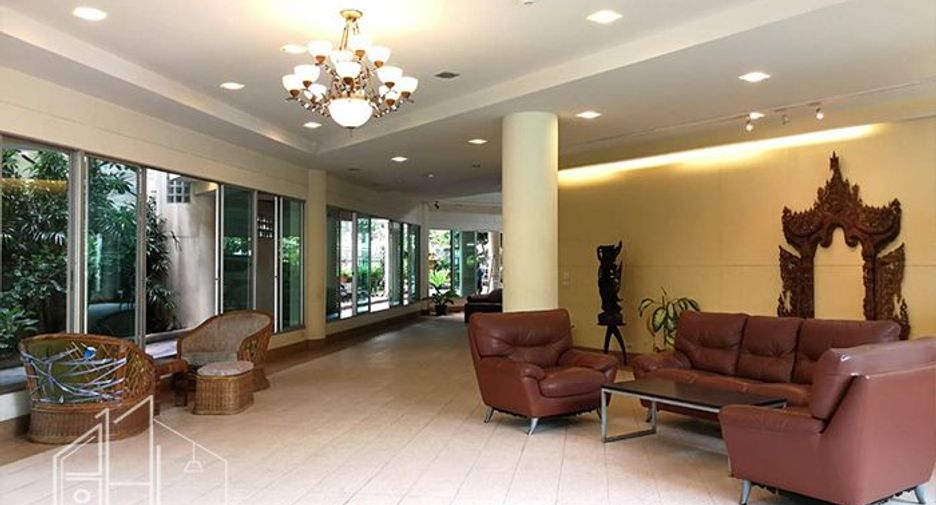 Condo en alquiler de 3 habitaciones en Khlong Toei, Bangkok