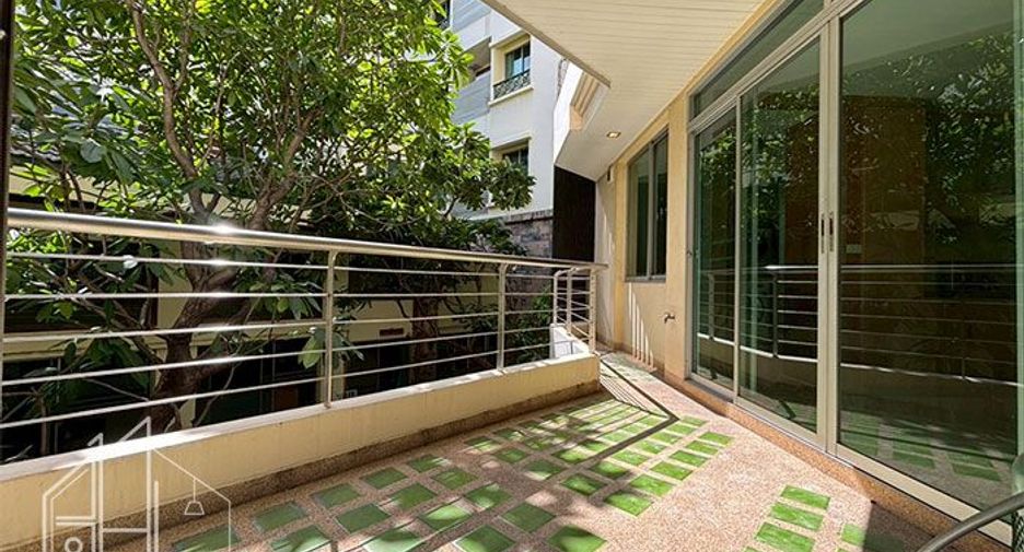 For rent 2 bedrooms condo in Khlong Toei, Bangkok