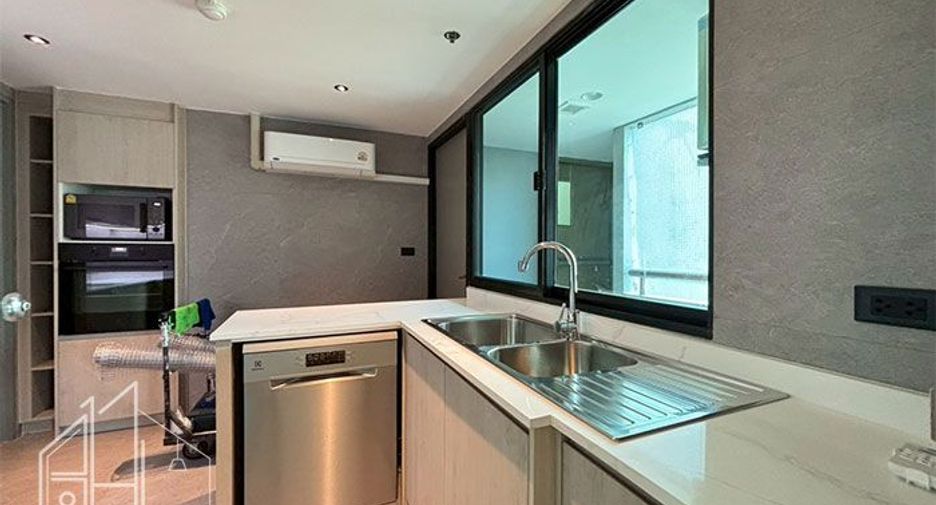 Condo en alquiler de 3 habitaciones en Watthana, Bangkok