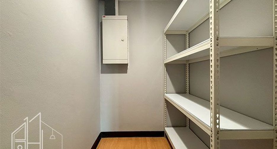 Condo en alquiler de 3 habitaciones en Watthana, Bangkok