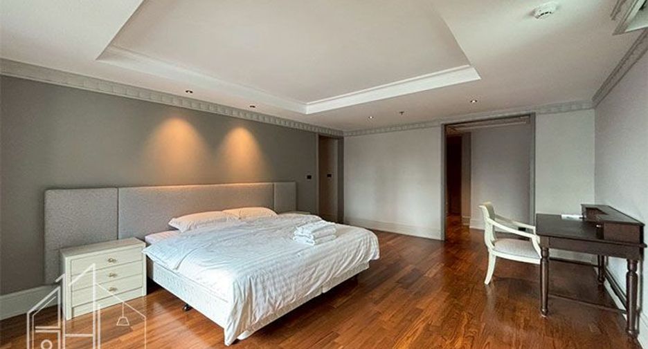 Condo en alquiler de 3 habitaciones en Watthana, Bangkok