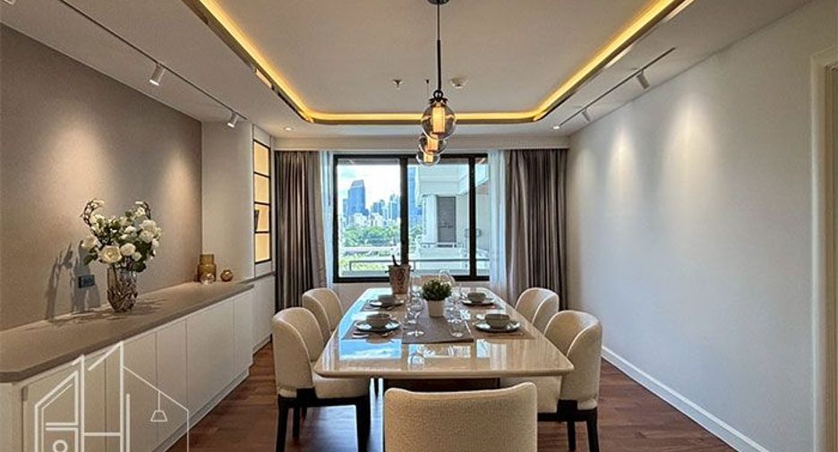 For rent 4 bedrooms condo in Khlong Toei, Bangkok