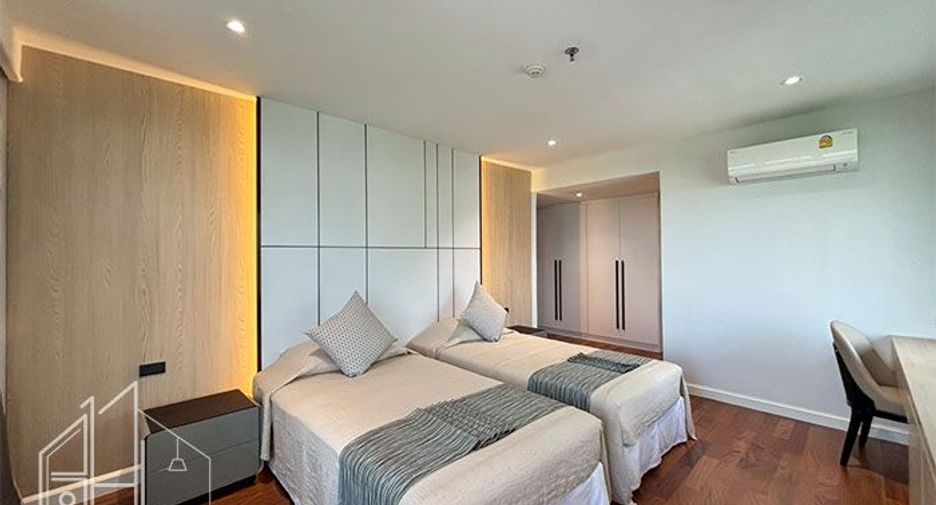 For rent 4 bedrooms condo in Khlong Toei, Bangkok