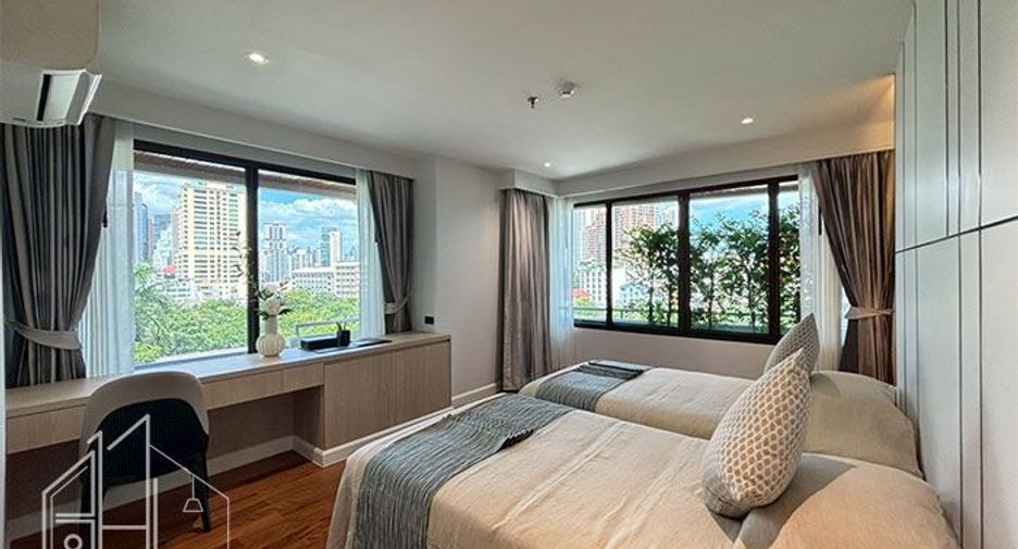 For rent 4 bedrooms condo in Khlong Toei, Bangkok