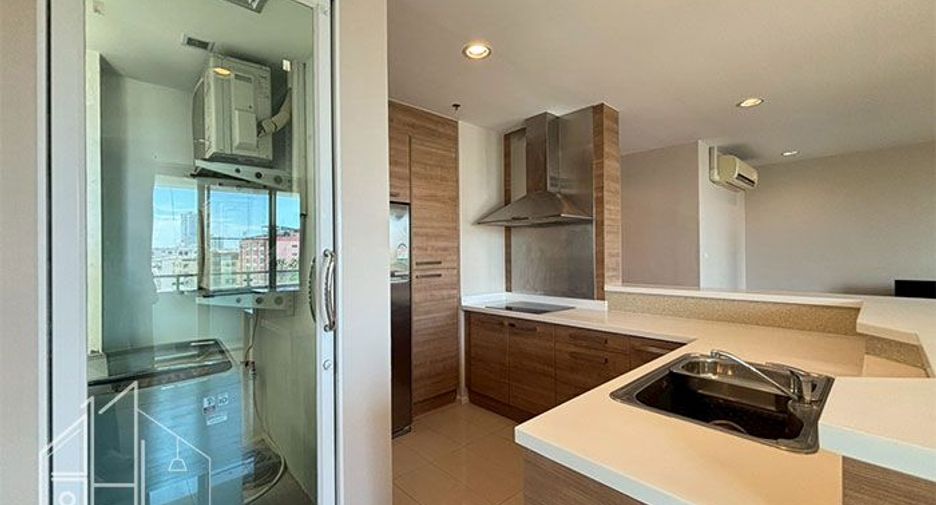 For rent 2 ベッドルーム condo in Watthana, Bangkok