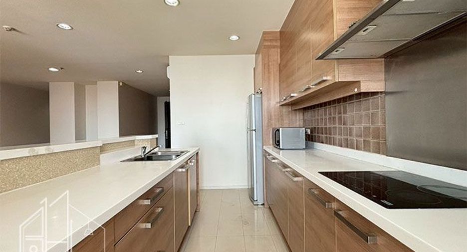 For rent 2 ベッドルーム condo in Watthana, Bangkok