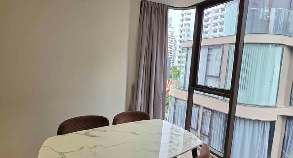 For rent 3 bedrooms condo in Khlong Toei, Bangkok