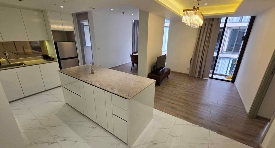 For rent 3 bedrooms condo in Khlong Toei, Bangkok