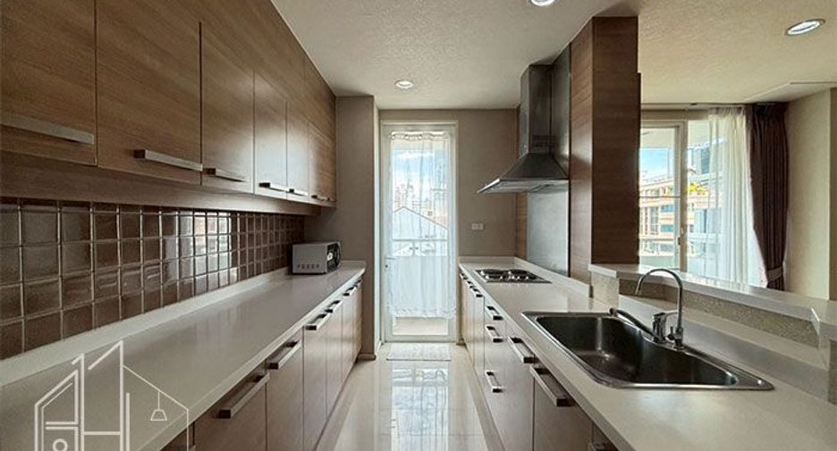 For rent 2 ベッドルーム condo in Watthana, Bangkok