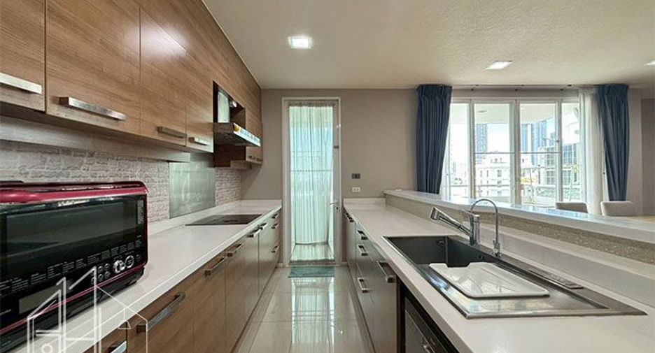 For rent 2 ベッドルーム condo in Watthana, Bangkok
