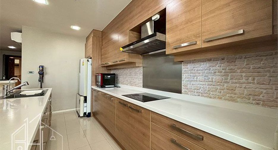 For rent 2 ベッドルーム condo in Watthana, Bangkok