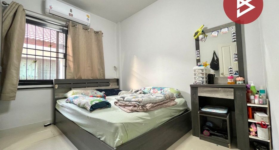 Casa adosada en venta de 3 habitaciones en Phan Thong, Chonburi