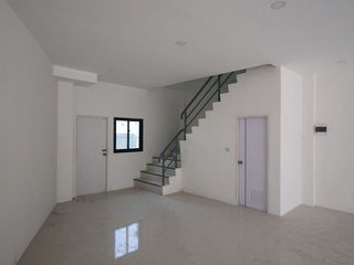 For rent 4 bedrooms retail Space in Bang Lamung, Chonburi