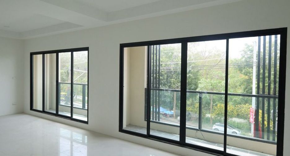 Local comercial en alquiler de 4 habitaciones en East Pattaya, Pattaya