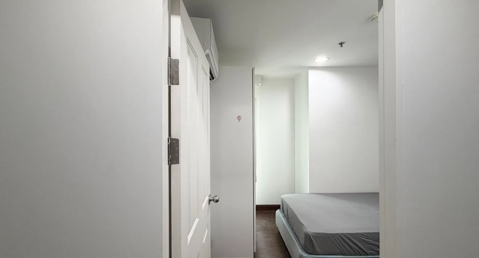 À louer 2 chambres condo à Huai Khwang, Bangkok
