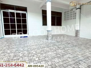 For sale 2 bedrooms townhouse in Wang Thonglang, Bangkok