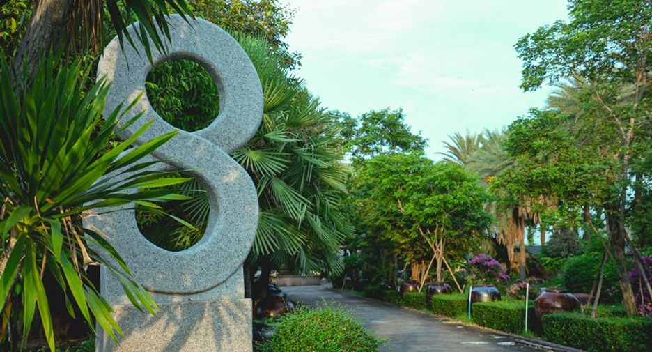 For sale 6 bedrooms house in Si Racha, Chonburi