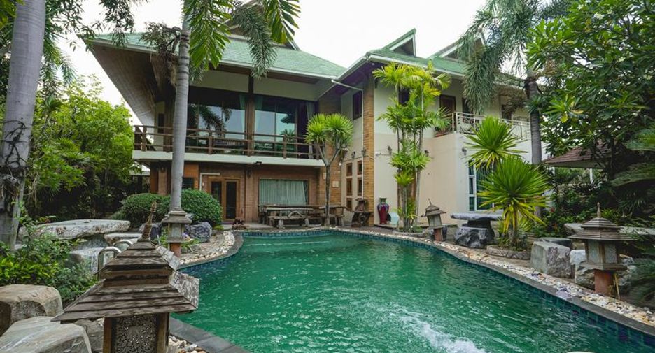 For sale 6 bedrooms house in Si Racha, Chonburi