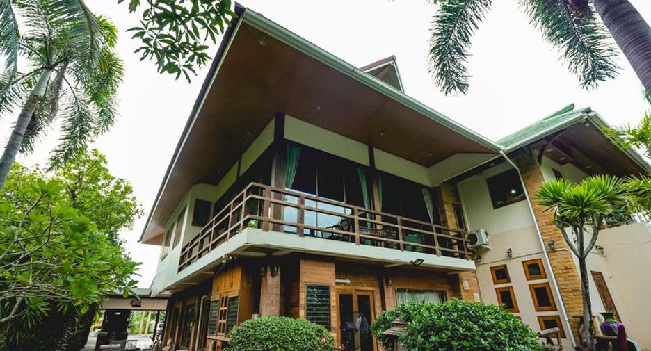 For sale 6 bedrooms house in Si Racha, Chonburi