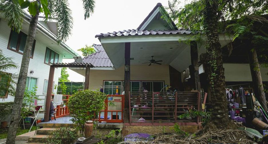 For sale 6 bedrooms house in Si Racha, Chonburi