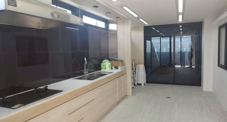 Casa en venta de 5 habitaciones en Bang Khae, Bangkok