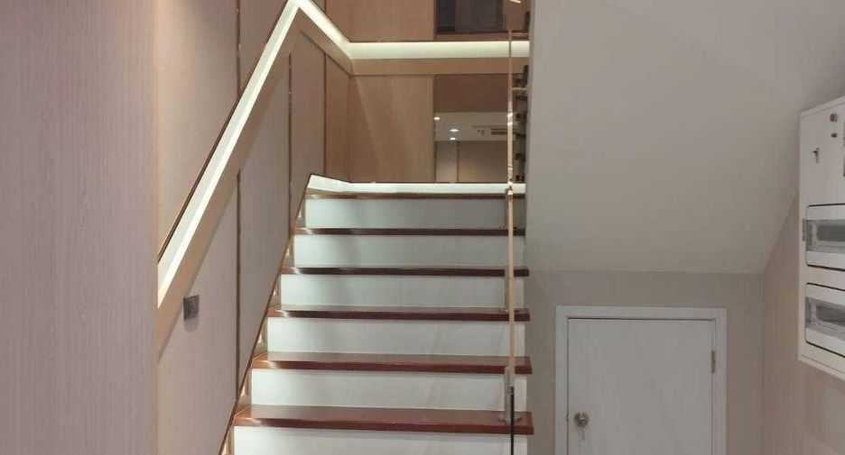 Casa en venta de 5 habitaciones en Bang Khae, Bangkok