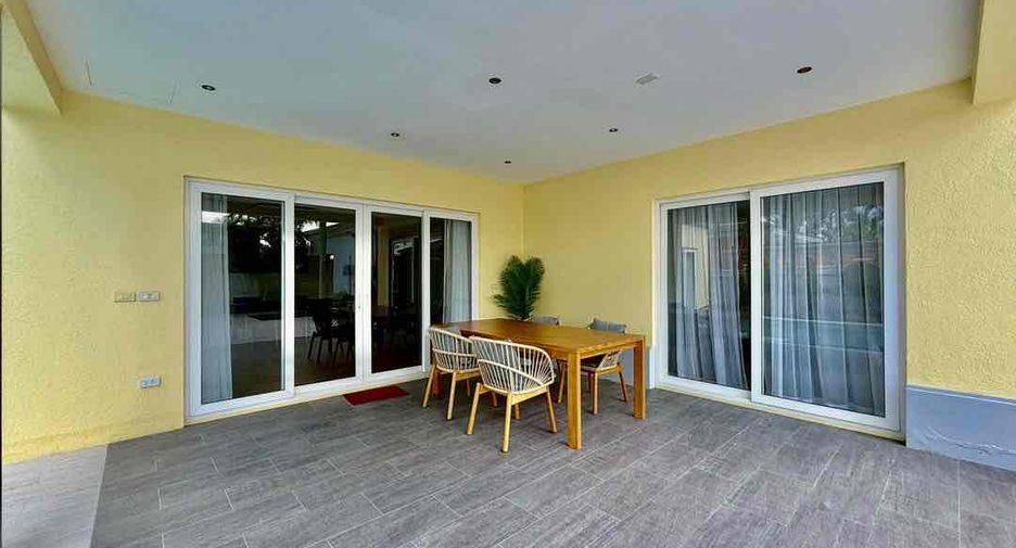 For sale そして for rent 3 ベッドルーム villa in East Pattaya, Pattaya