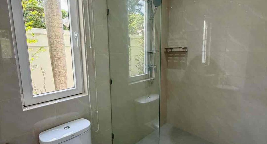 For sale そして for rent 3 ベッドルーム villa in East Pattaya, Pattaya
