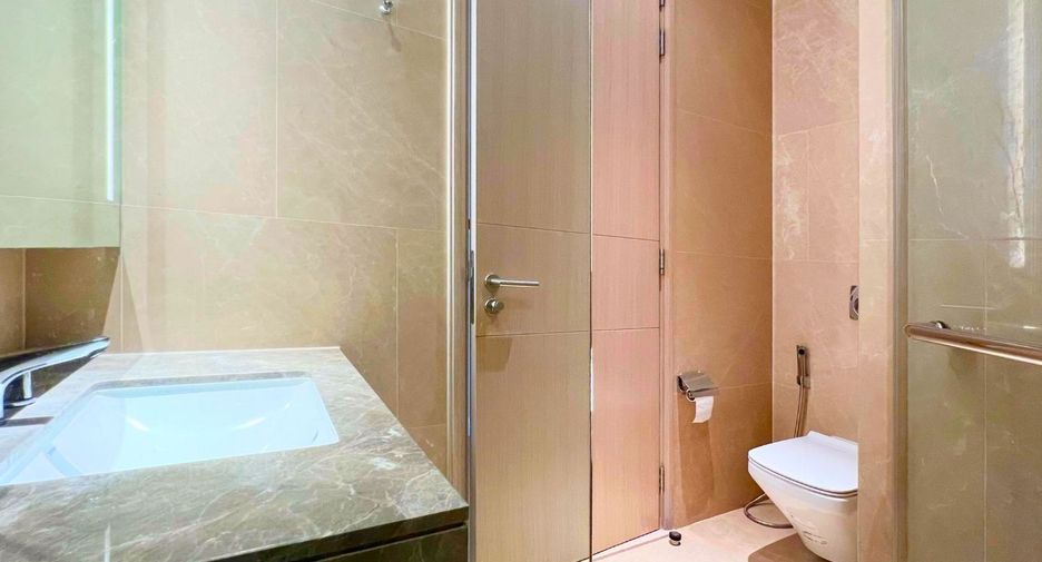 For rent 2 ベッドルーム condo in Khlong San, Bangkok