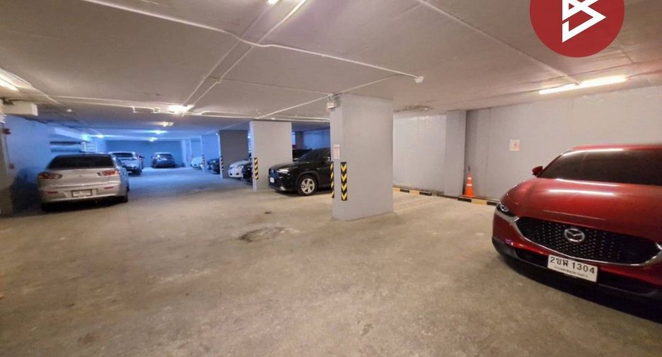 For sale 1 bed condo in Huai Khwang, Bangkok